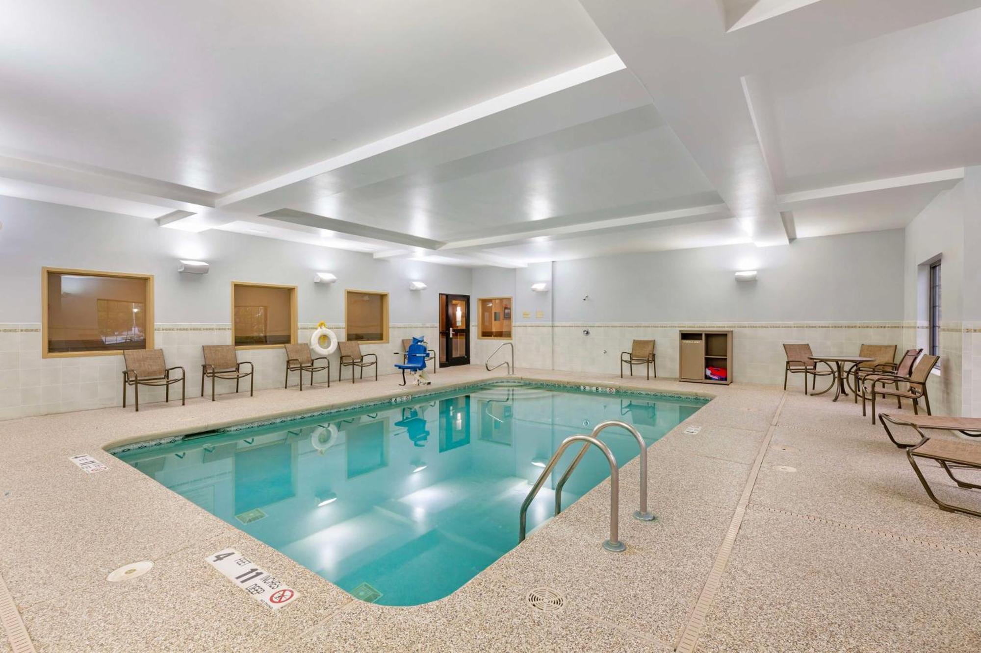 Best Western Plus Victor Inn & Suites Luaran gambar